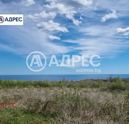 Снимка 2 — Парцел във Варна, м-т Боровец - юг