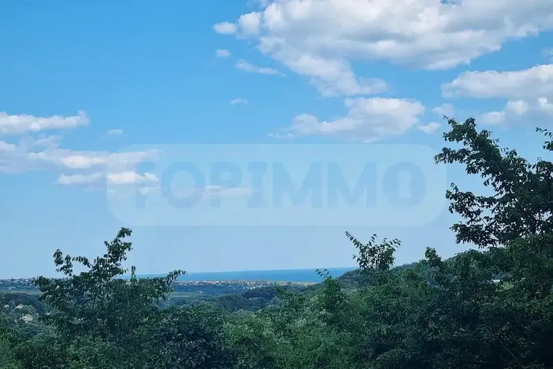 Парцел във Варна, м-т Боровец - юг