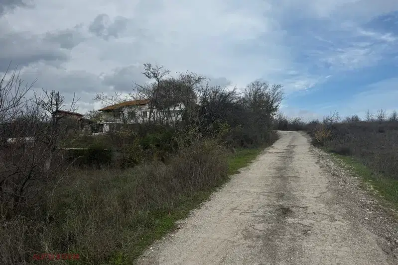 Парцел във Варна, м-т Боровец - юг