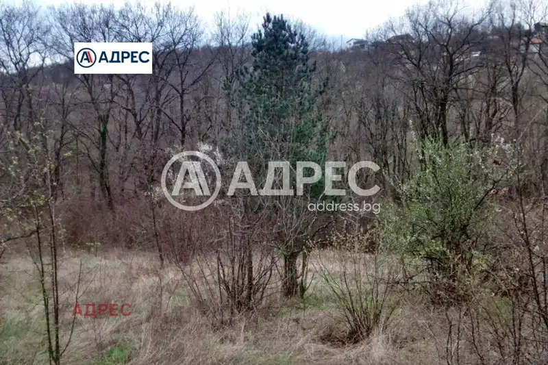 Парцел във Варна, м-т Боровец - юг