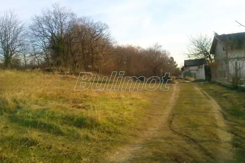 Парцел във Варна, м-т Боровец - юг
