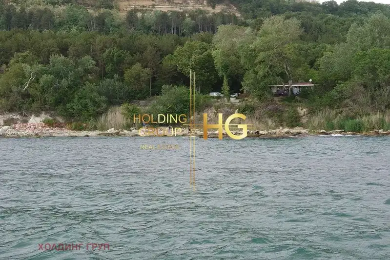 Plot in Varna, Priboi