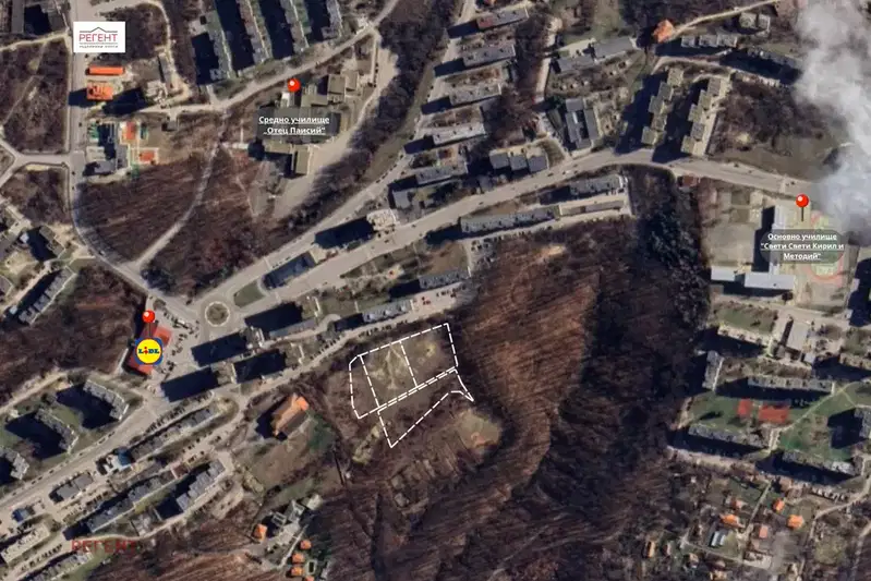 Парцел в Габрово, Младост