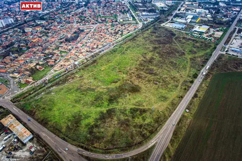 Plot in Tyrgovishte, Promishlena Zona
