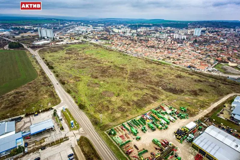 Plot in Tyrgovishte, Promishlena Zona