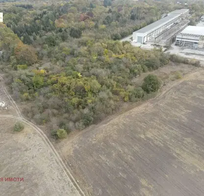 Photo 3 — Plot in Varna, Промишлена зона Тополи