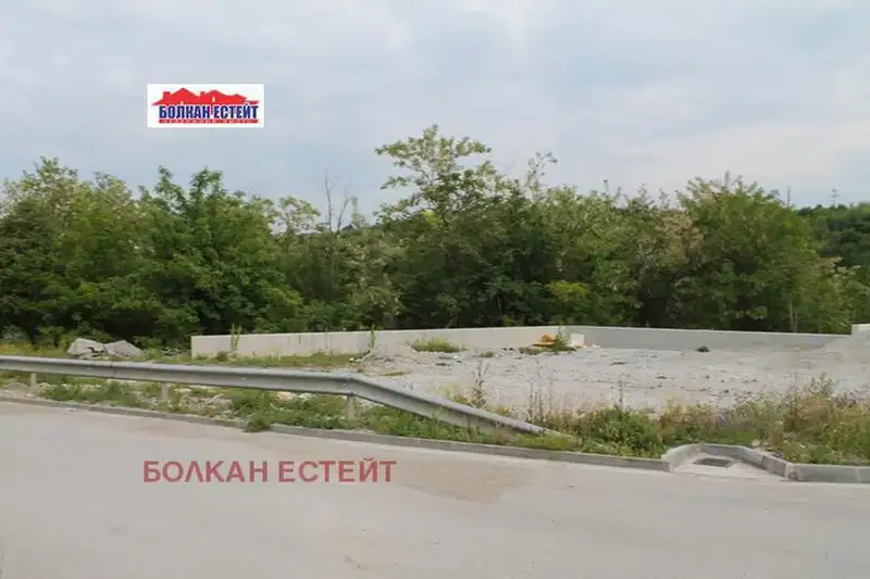 Парцел във Велико Търново, Промишлена зона - Запад