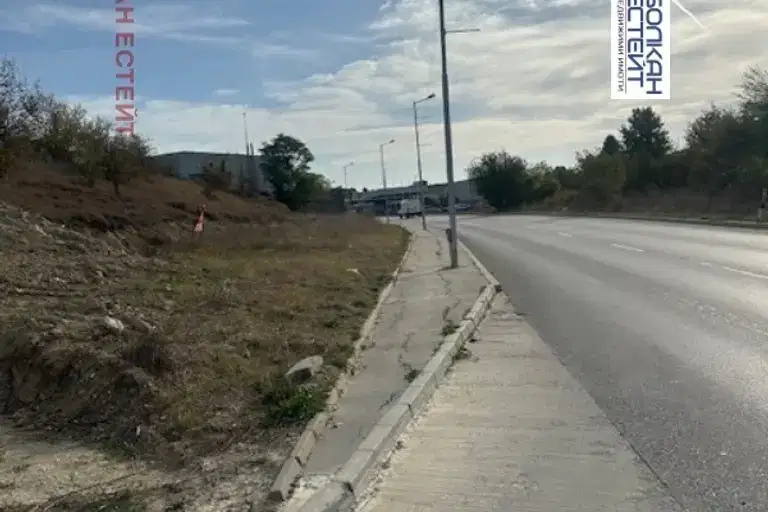 Парцел във Велико Търново, Промишлена зона - Запад