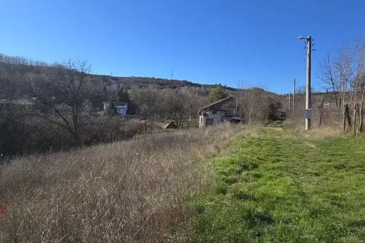 Plot in Pernik, Радина чешма