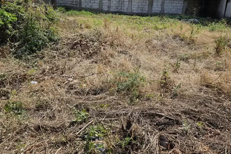 Plot in Ruse, Rodina 3