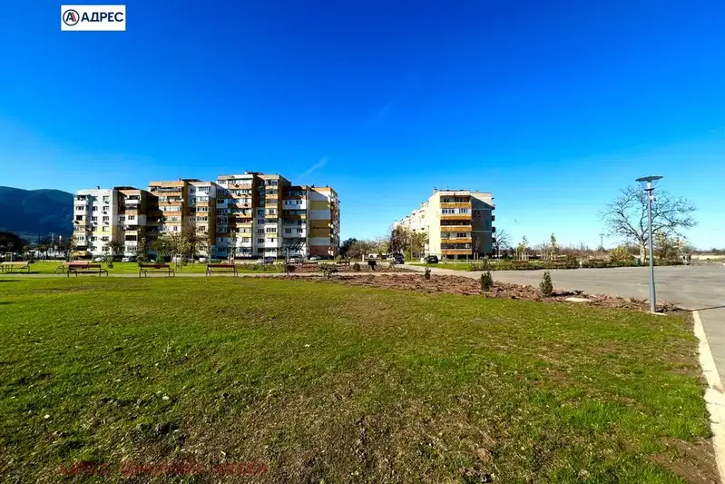 Парцел във Враца, Сениче