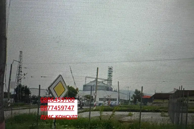 Парцел в Монтана, Широк център