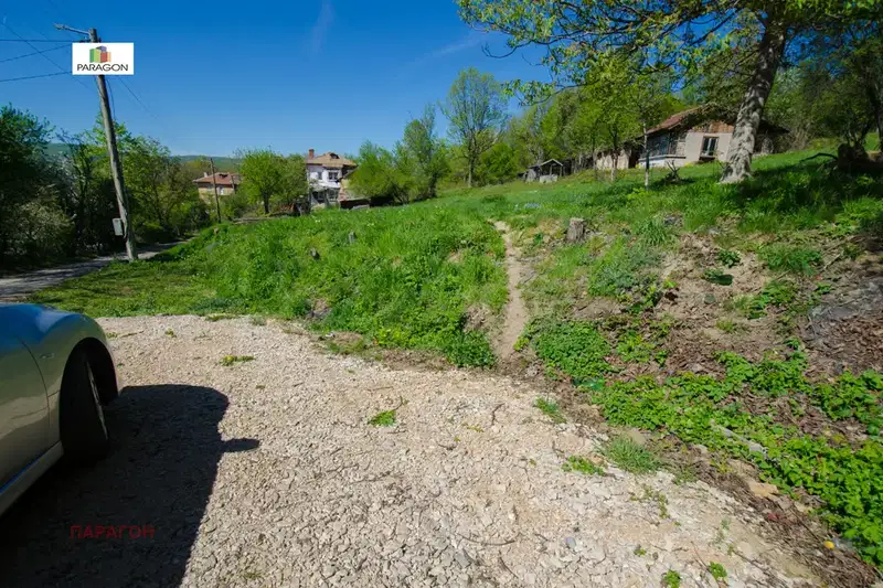 Парцел в Габрово, Тлъчници