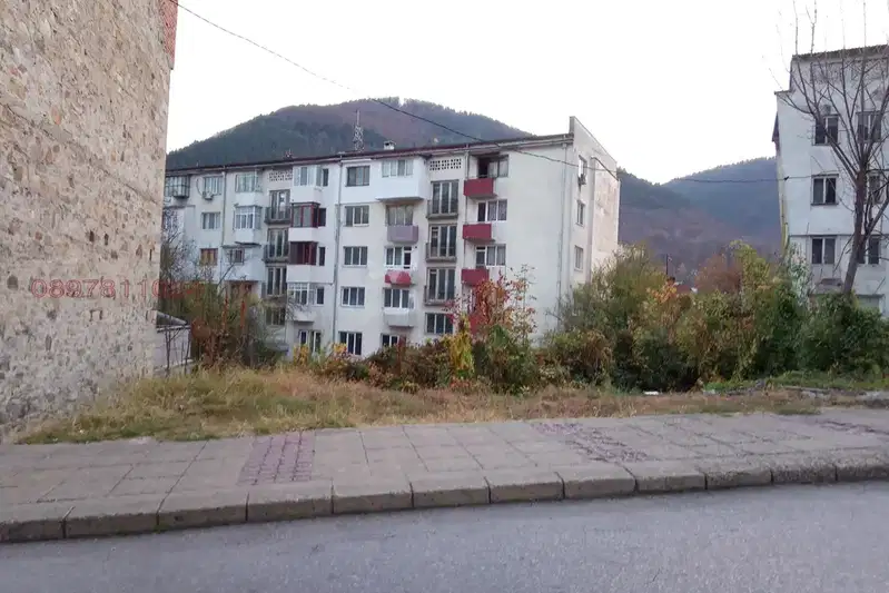 Plot in Smolyan, Ustovo