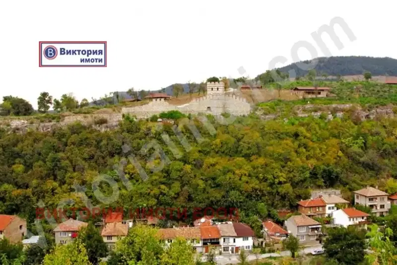 Парцел във Велико Търново, Варуша