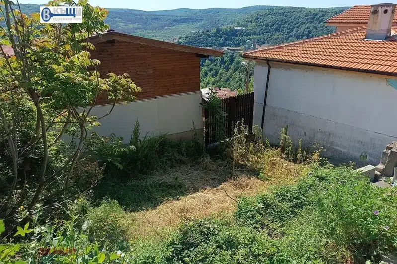 Парцел във Велико Търново, Варуша