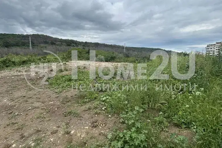 Парцел във Варна, Владислав Варненчик 1