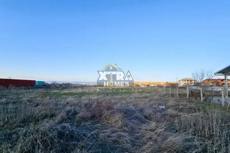 Парцел в София, Враждебна