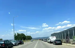 Парцел в София, Враждебна