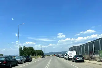 Парцел в София, Враждебна