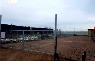 Парцел в София, Враждебна