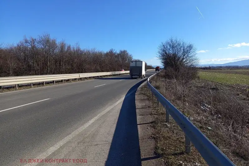 Парцел в София, Връбница 1