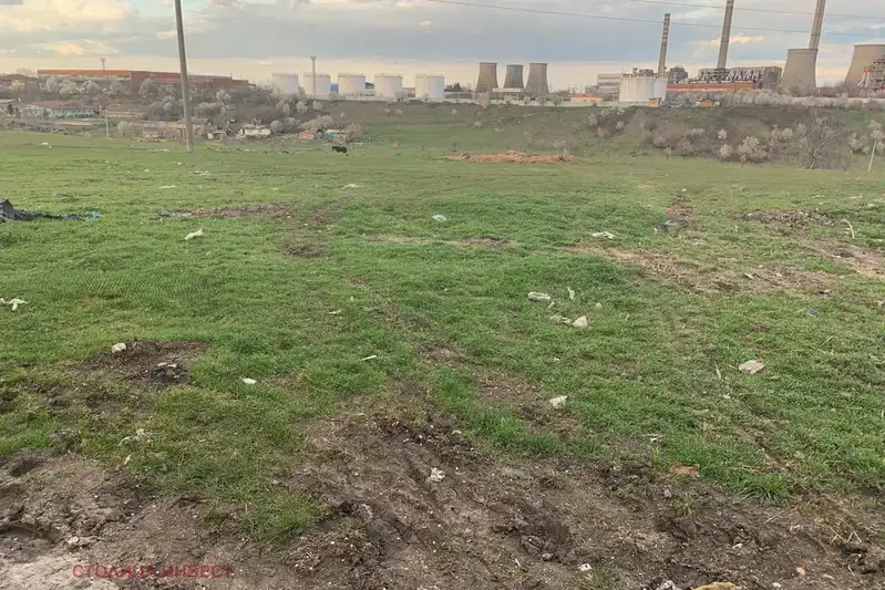 Plot in Ruse, Zaharna Fabrika