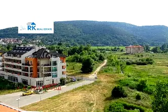 Парцел в Бургас, Обзор