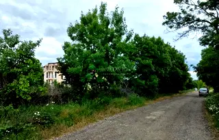 Парцел в Бургас, Обзор