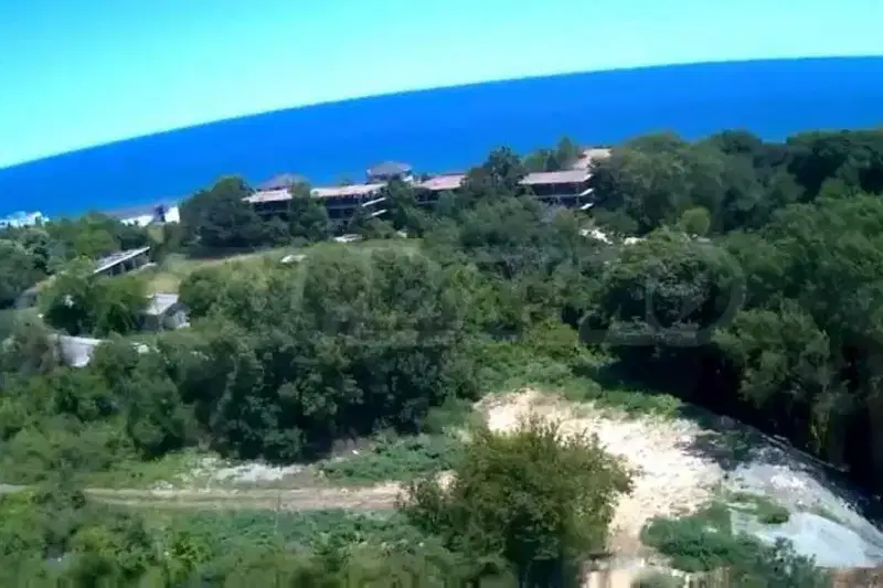 Парцел в Бургас, Обзор