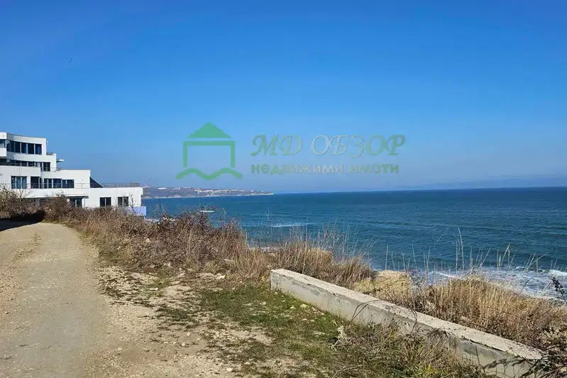 Парцел в Бургас, Обзор