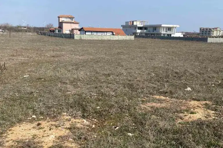 Парцел в Добрич, с. Божурец
