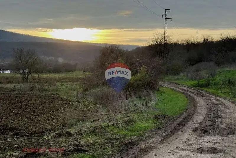Парцел в Добрич, с. Църква
