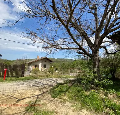 Photo 2 — Plot in Oblast Gabrovo, Kmetovci