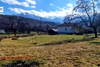 Парцел в Ловеч, Априлци