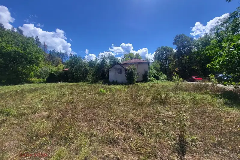 Plot in Oblast Lovech, Aprilci