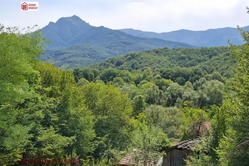 Парцел в Ловеч, Априлци
