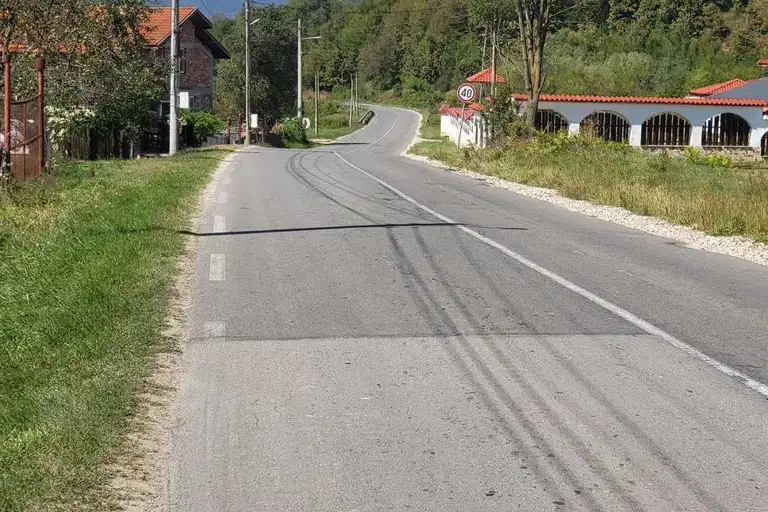 Парцел в Ловеч, Априлци