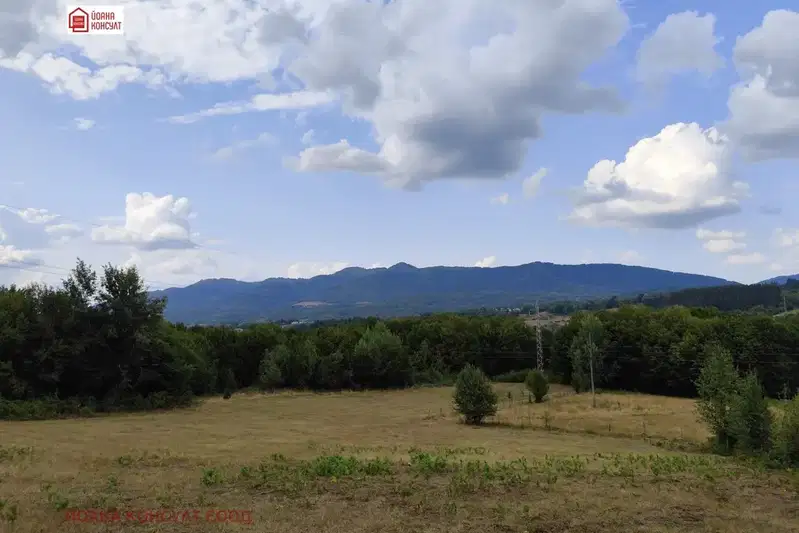 Plot in Oblast Lovech, Aprilci