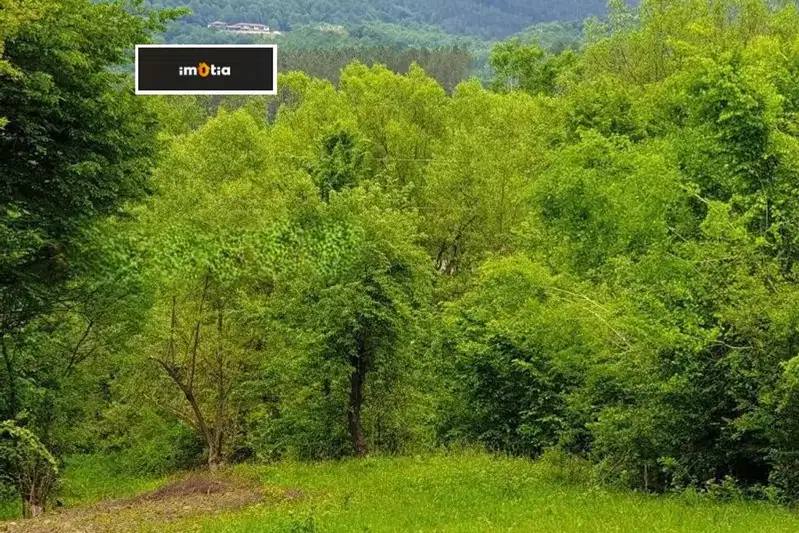 Plot in Oblast Lovech, Aprilci