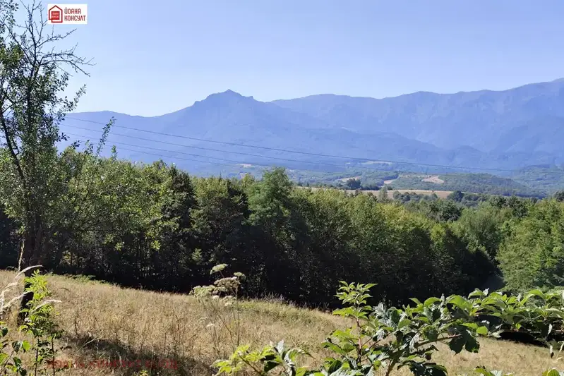 Plot in Oblast Lovech, Aprilci