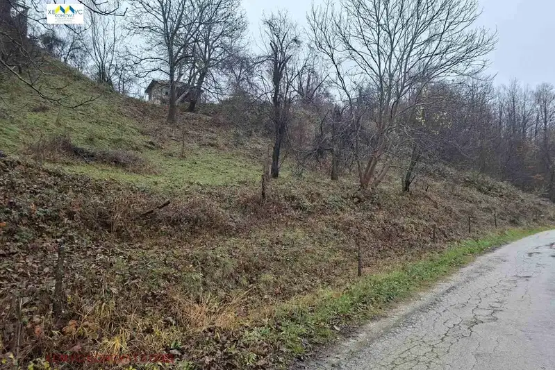Plot in Oblast Lovech, Aprilci