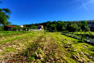 Парцел в Ловеч, Троян