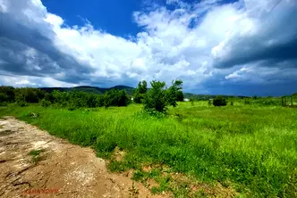 Парцел в Ловеч, Троян