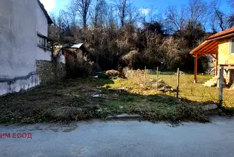 Парцел в Ловеч, Троян