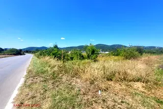 Парцел в Ловеч, Троян