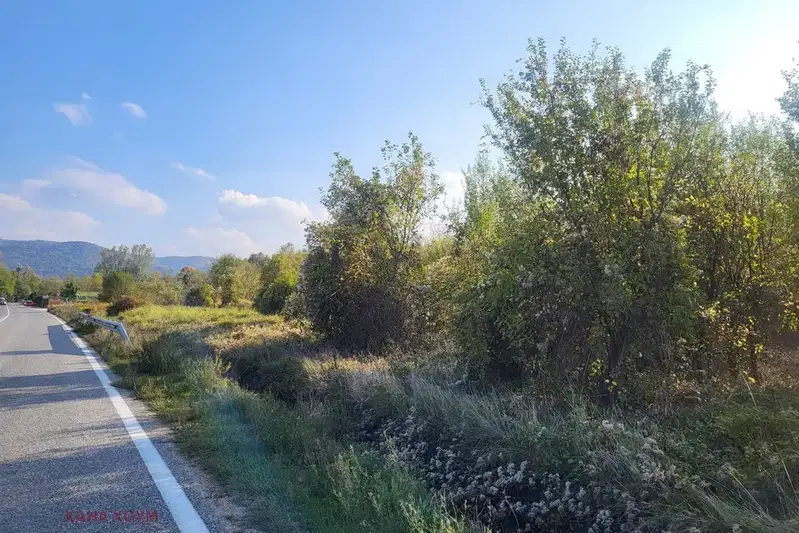 Парцел в Ловеч, с. Ломец