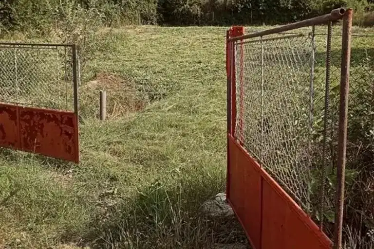 Plot in Oblast Pernik, Batanovci