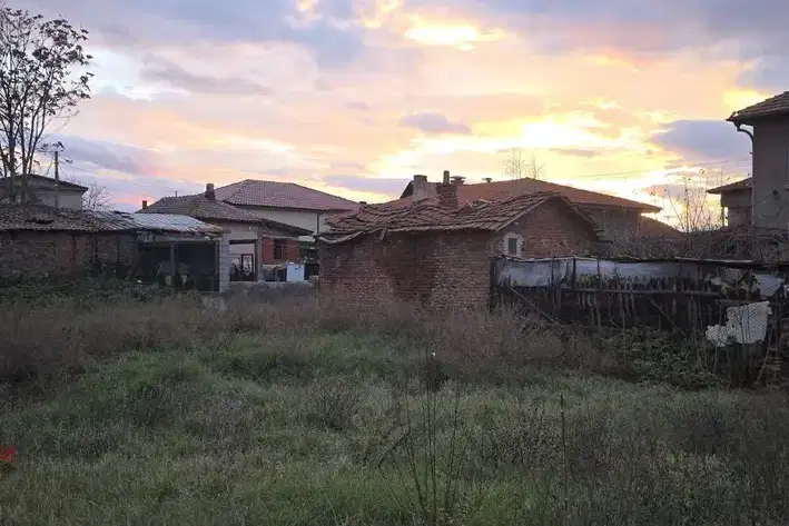Парцел в Перник, Радомир