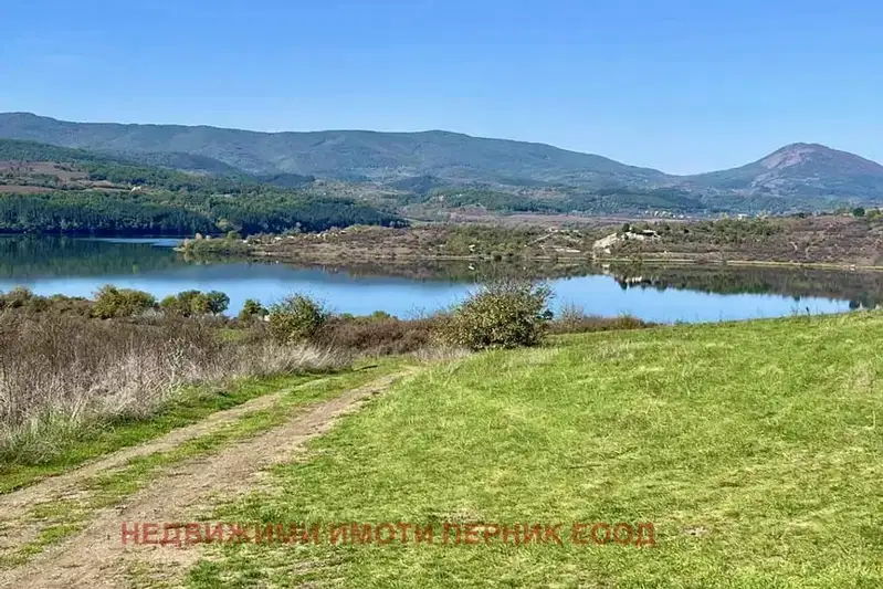 Парцел в Перник, яз. Пчелина